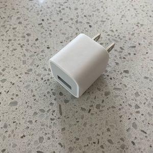 Apple 5W USB Power Adapter
